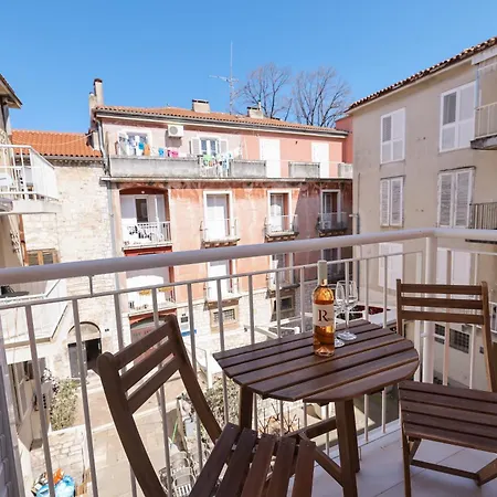 Platea Magna Lux Appartement *